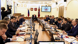 «Распотрошили» проблему: на совещании с участием Томенко всплыли факты задержки финансирования региональных программ