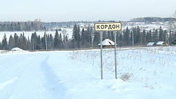 Сельский блогер из Алтайского края собирает деньги на детский городок